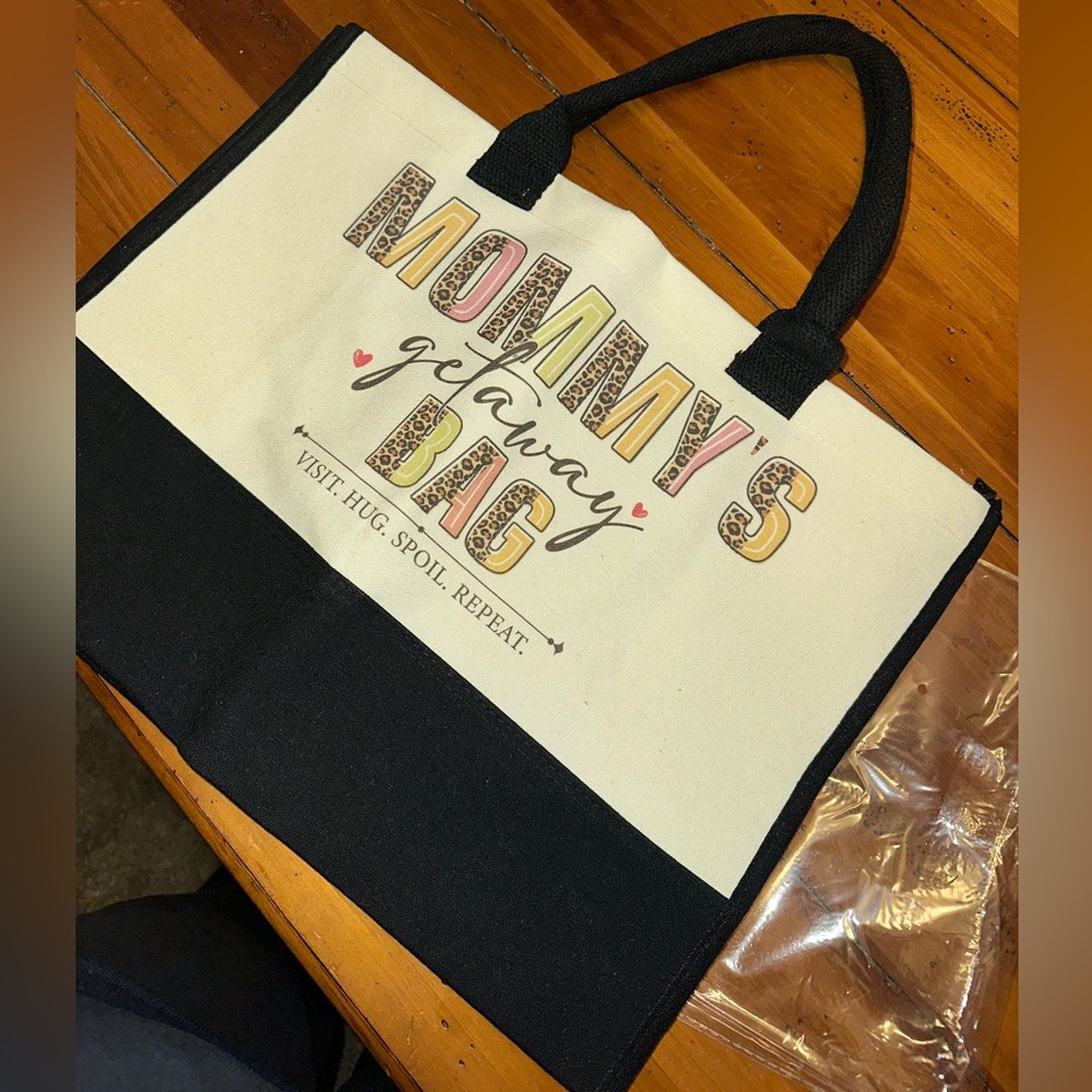 NEW NWT Mommy's Getaway Bag Tote. MUST BE BUNDLED